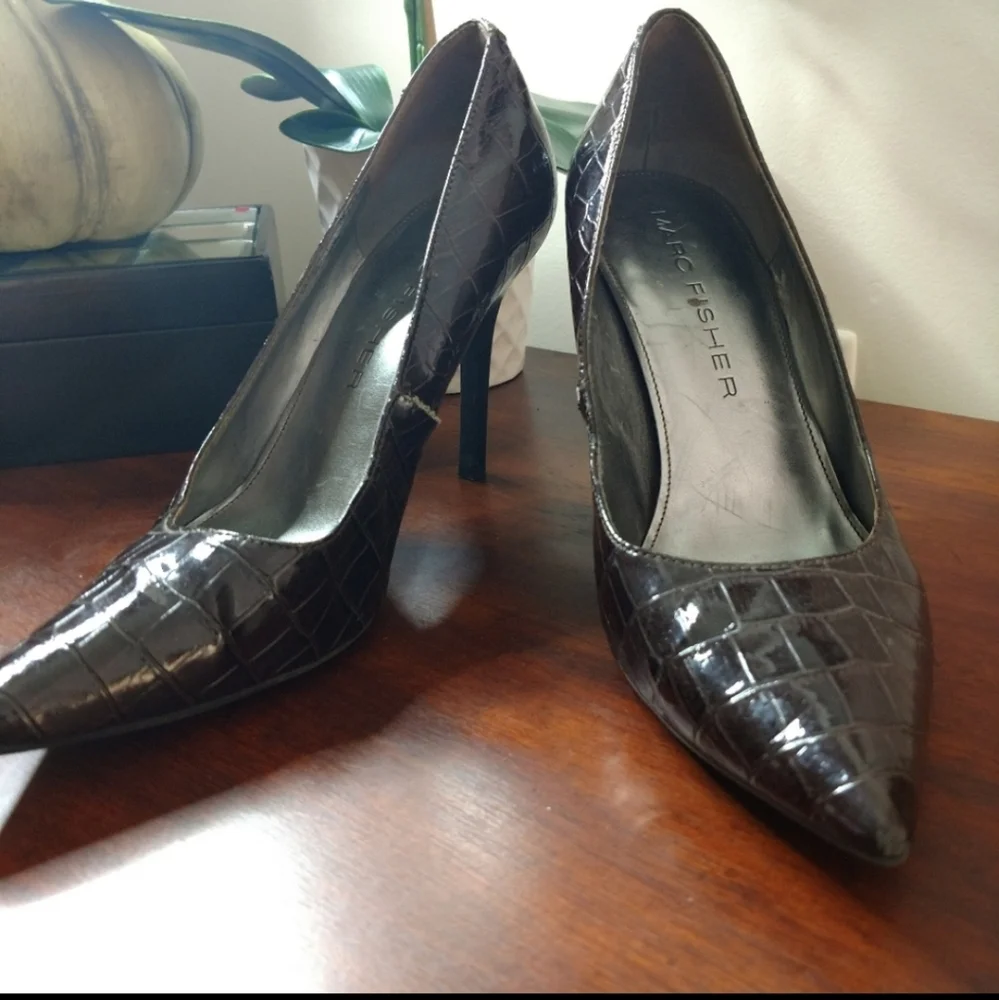 Marc Fisher Brown Patent Leather Pointy-Toe Heel Sz 9